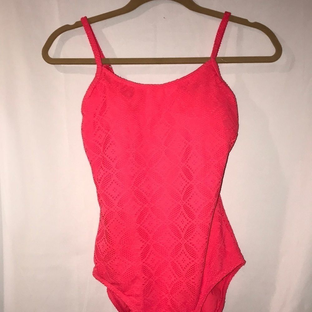 Catalina Women's Pink Geometric Lace Spaghetti Strap One Piece Swimsuit Small